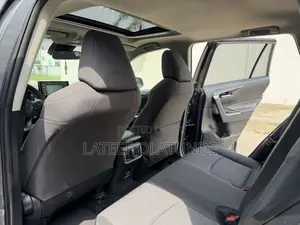 Toyota RAV4 XLE FWD 2019 Gray