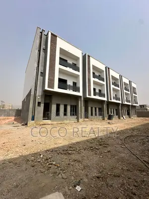 4bdrm Townhouse/Terrace in Jahi for sale
