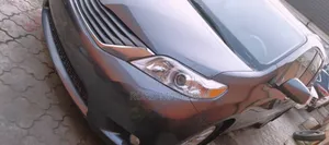 Toyota Sienna 2012 Gray