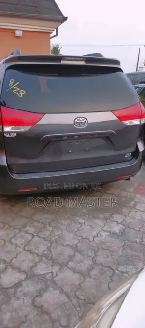 Toyota Sienna 2012 Gray