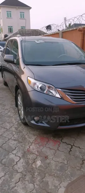 Toyota Sienna 2012 Gray