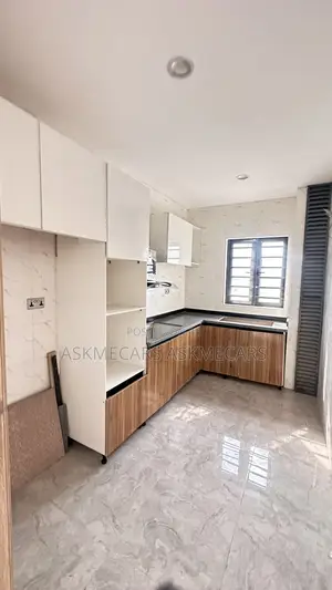 3bdrm Room & Parlour in Gra 1, Abijo for rent