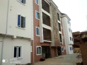 3bdrm Apartment in Ilupeju for sale