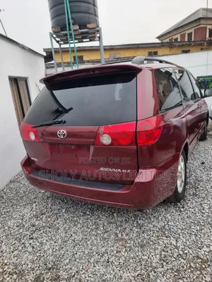 Toyota Sienna XLE FWD 2006 Red