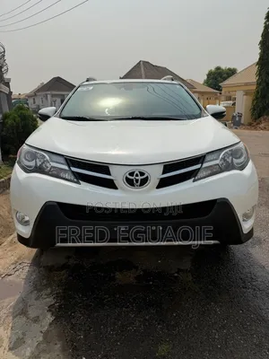 Toyota RAV4 Limited 4dr SUV (2.5L 4cyl 6A) 2015 White