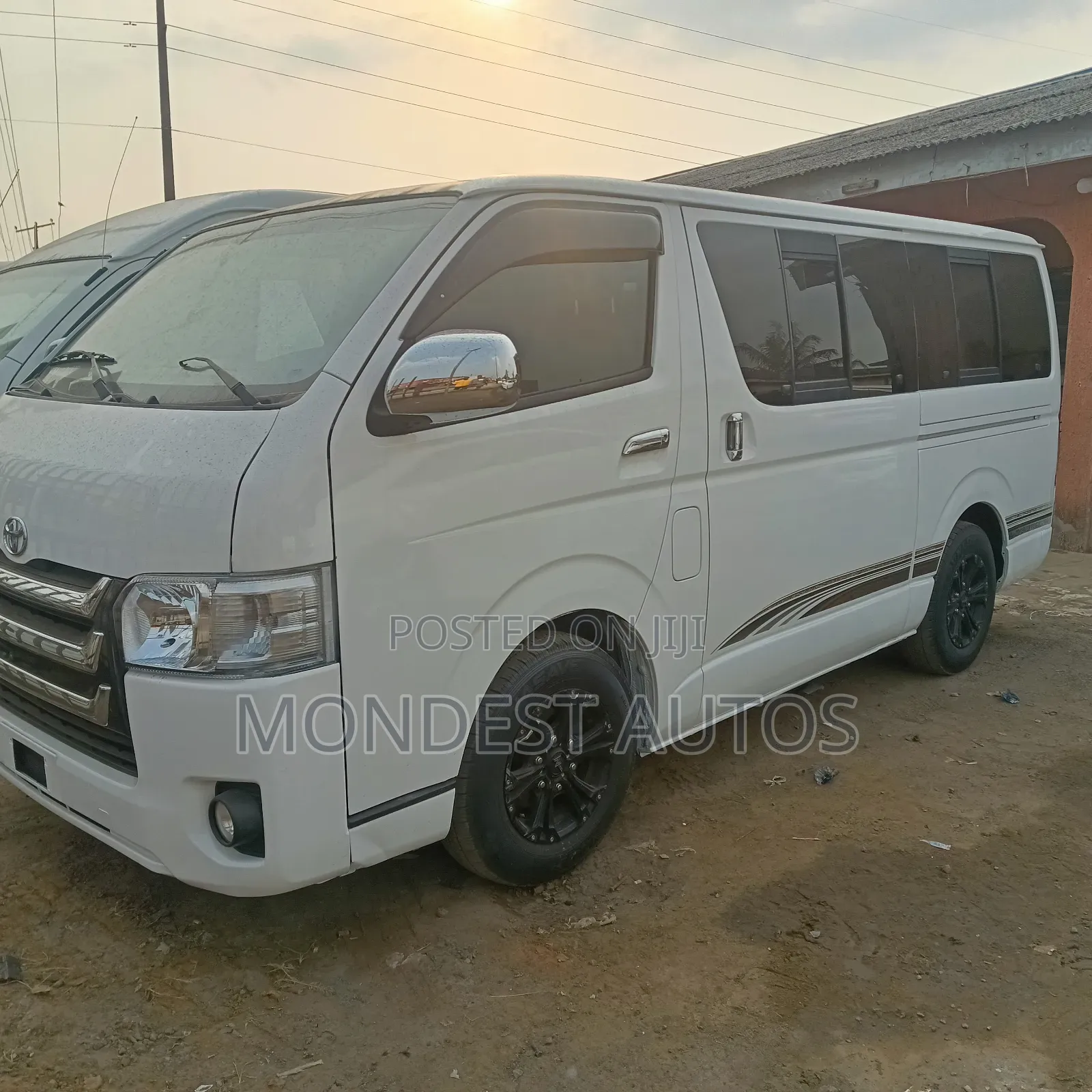 Toyota HiAce 2016 White