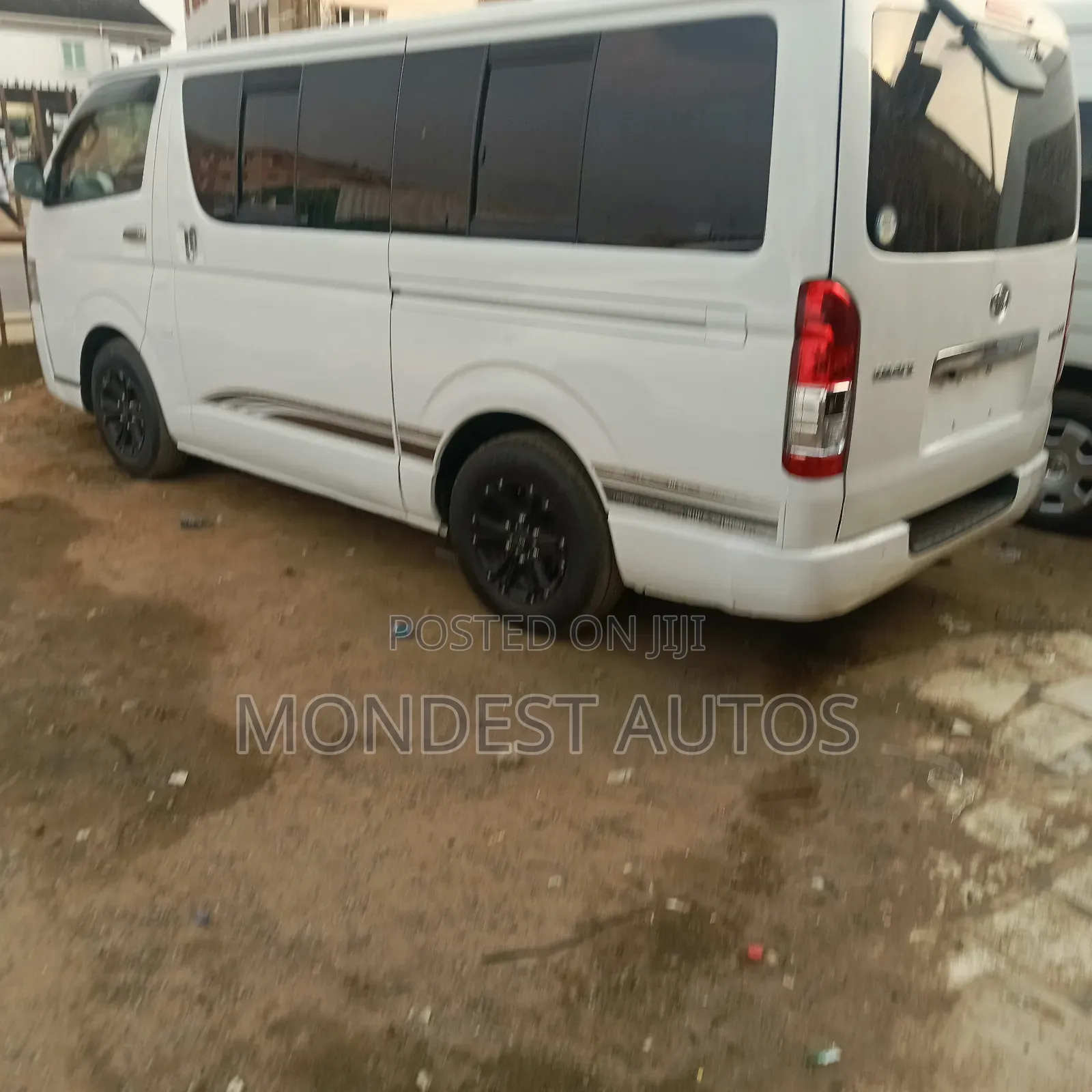 Toyota HiAce 2016 White