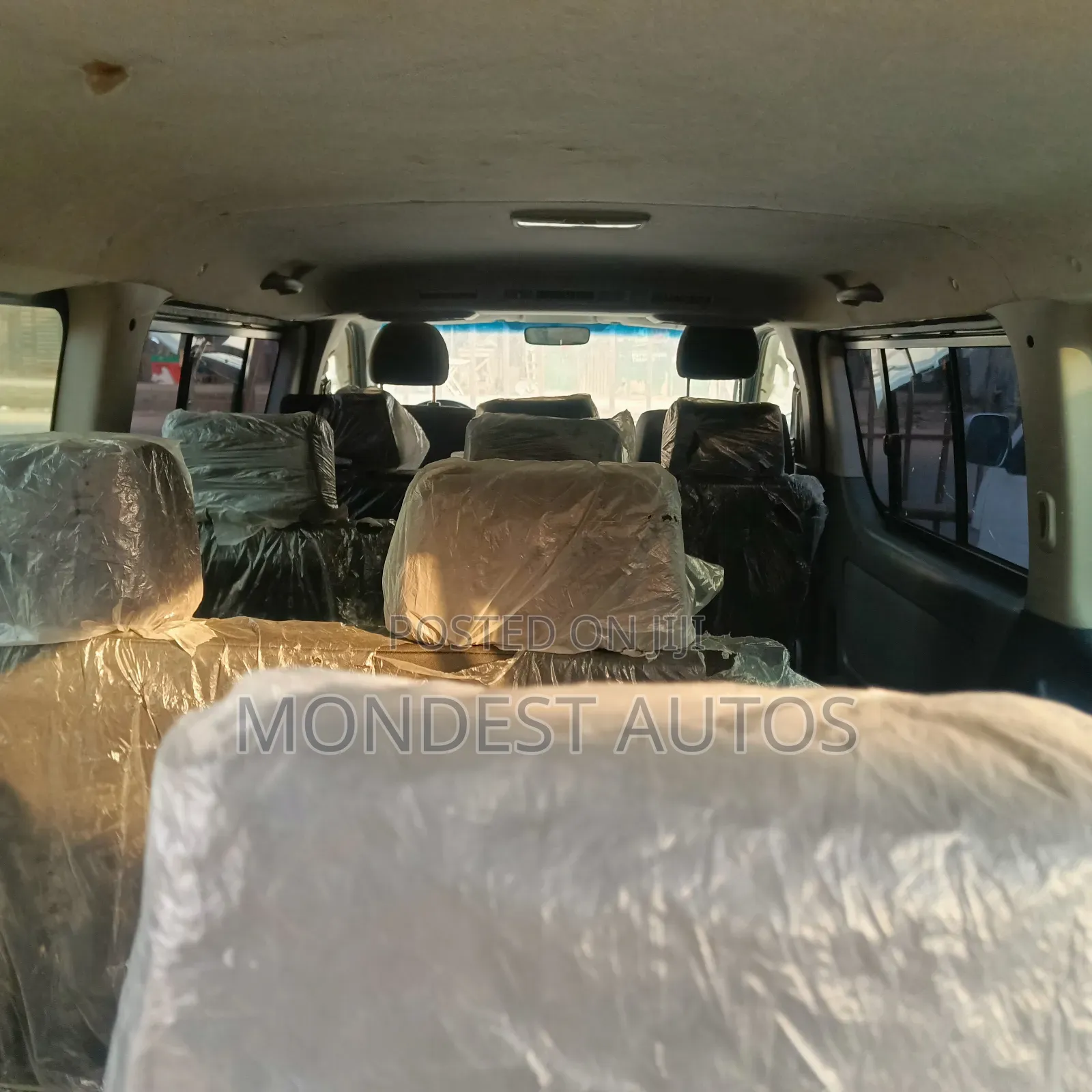 Toyota HiAce 2016 White