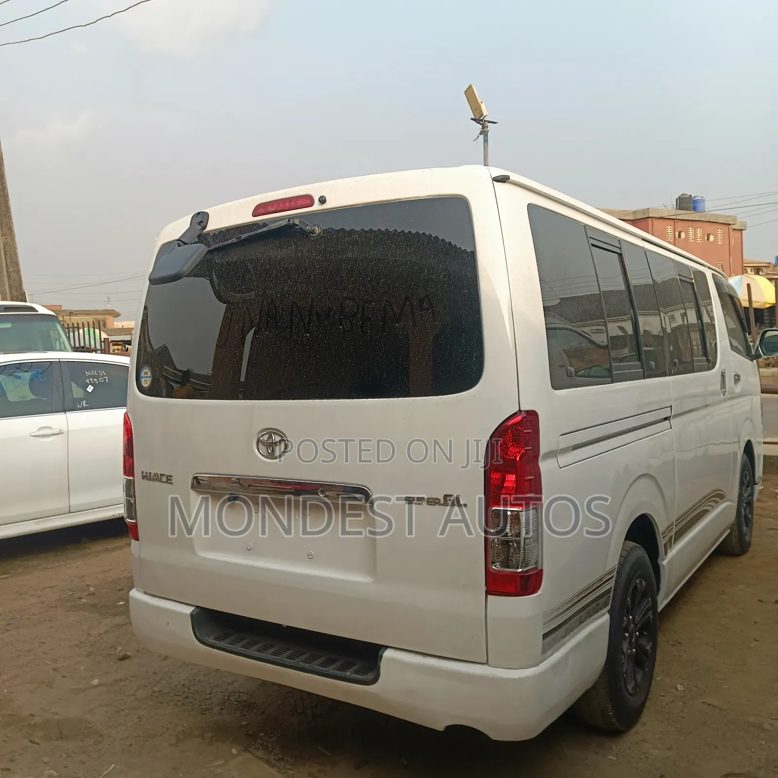 Toyota HiAce 2016 White