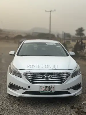 Hyundai Sonata Base Sedan FWD (2.4L 4cyl 6A) 2017 White