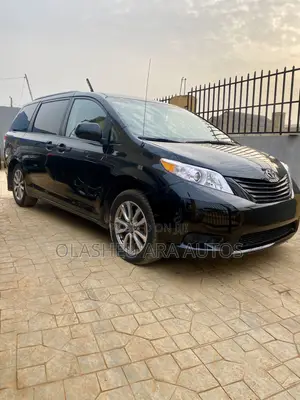 Toyota Sienna 7 Passenger 2011 Black