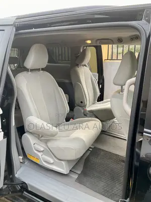 Toyota Sienna 7 Passenger 2011 Black