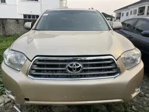 Toyota Highlander Limited 2010 Gold