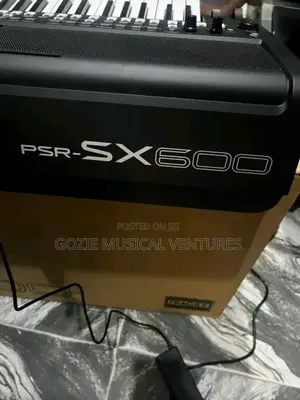 Original Yamaha Keyboard PRS Sx 600