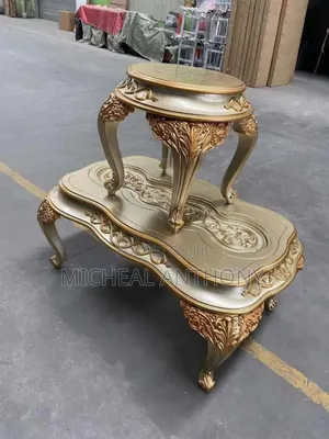Royal Executive Center Table With Side Stools