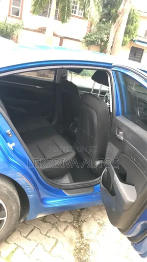 Hyundai Elantra Value Edition Sedan FWD (1.8L 4cyl 6A) 2016 Blue