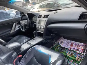 Toyota Camry SE V6 4dr Sedan (3.5L 6cyl 6AM) 2010 Black