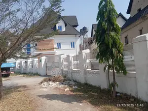 5bdrm Duplex in Idu for sale