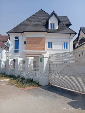 5bdrm Duplex in Idu for sale