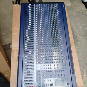 32 Channels Yamaha Mixer