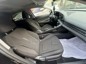 Hyundai Elantra 2023 Black