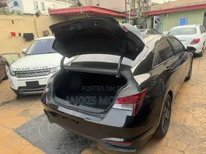 Hyundai Elantra 2023 Black