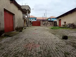 A Warehouse Measuring 800sqm