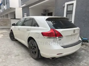 Toyota Venza V6 AWD 2011 White