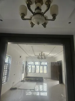5bdrm Townhouse / Terrace in Main Utako for rent