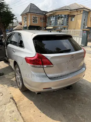 Toyota Venza V6 2010 Silver