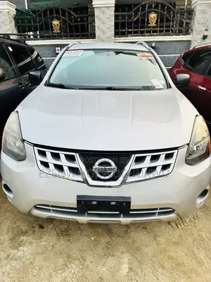 Nissan Rogue SV 4dr SUV AWD (2.5L 4cyl CVT) 2015 Silver