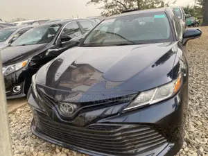 Toyota Camry LE FWD (2.5L 4cyl 8AM) 2018 Black