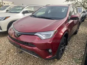 Toyota RAV4 SE FWD (2.5L 4cyl 6A) 2017 Red