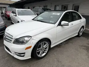 Mercedes-Benz C300 Luxury 4Matic Sedan AWD (3.5L 6cyl 7A) 2014 White