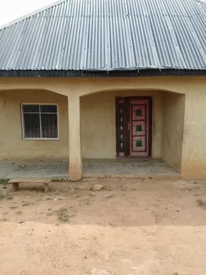 6bdrm Bungalow in Ibadan for sale