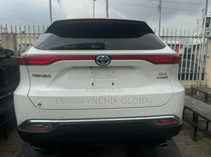Toyota Venza XLE AWD 2023 White