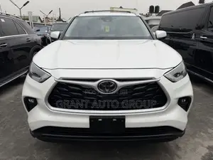 Toyota Highlander XLE 2022 White
