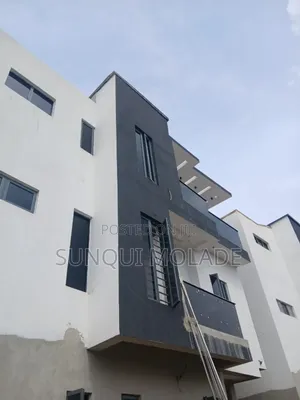 5bdrm Duplex in Magodo Phase 1 for rent