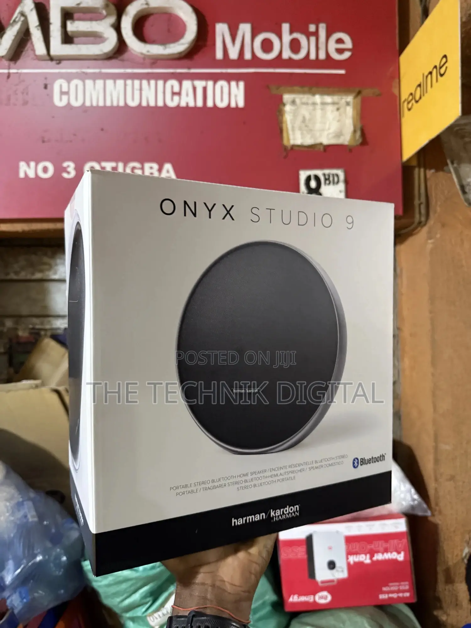 Onyx Studio 9