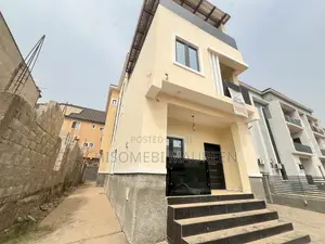 3bdrm Duplex in Gaduwa for sale