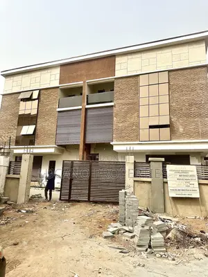 4bdrm Duplex in Jahi By Gilmore for rent