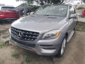 Mercedes-Benz M Class ML350 4MATIC 4dr SUV AWD (3.5L 6cyl 7A) 2015