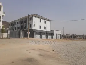 4bdrm Townhouse/Terrace in Jahi for sale
