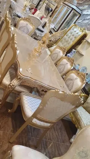 Royal Dining Set By 8seaters