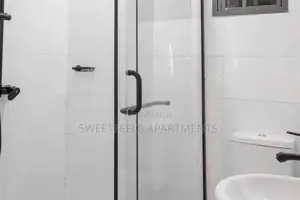 Lovely Cozy 2 Bedrooms Apartment With Balcony
