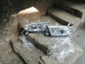 Toyota Highlander Headlamp 2012 Model. Set
