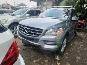 Mercedes-Benz M Class ML350 4MATIC 4dr SUV AWD (3.5L 6cyl 7A) 2015 Gray