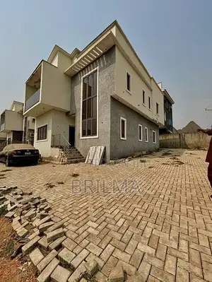4bdrm Duplex in Durumi for sale