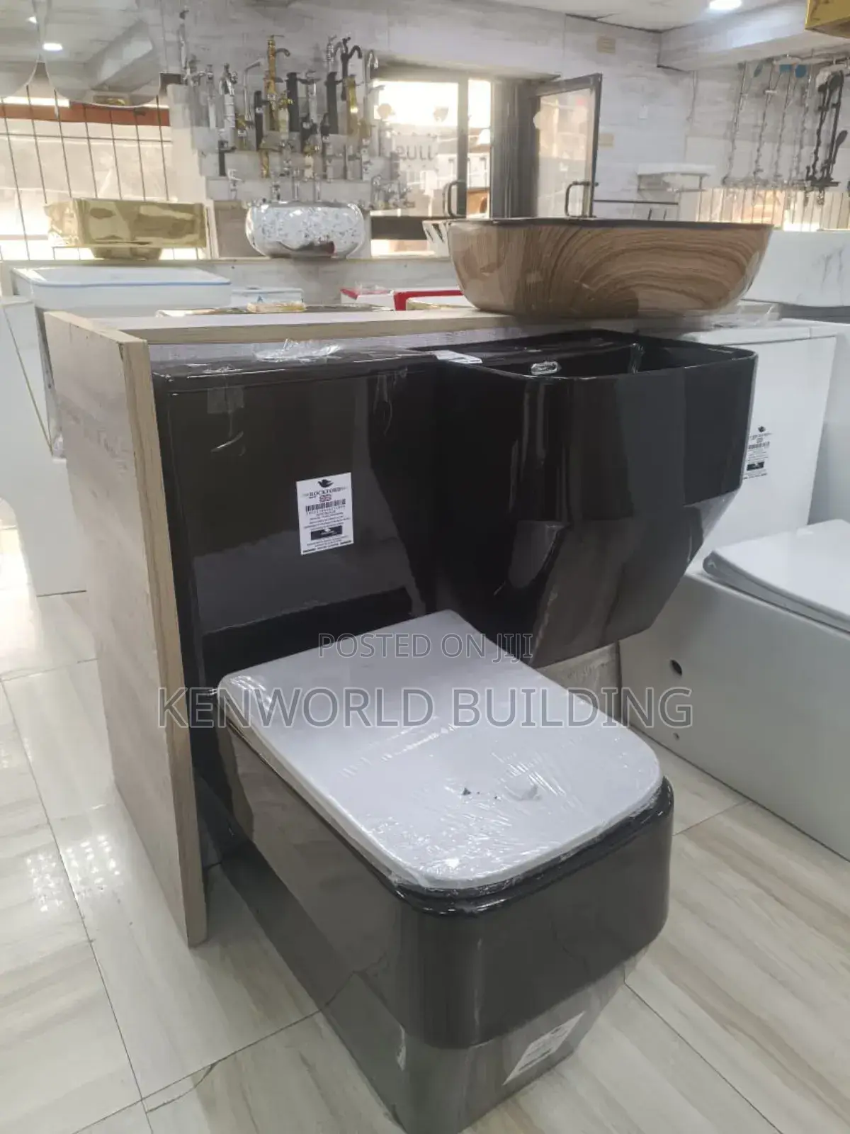 Luxurious Pure Black Wc