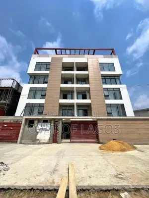 3bdrm Apartment in Lekki Phase 1 for sale